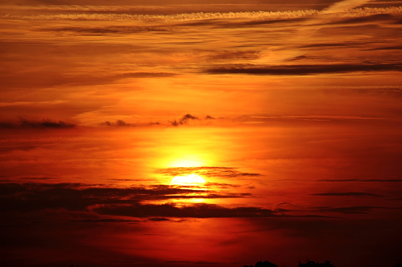 Image - sunset sun clouds dark clouds