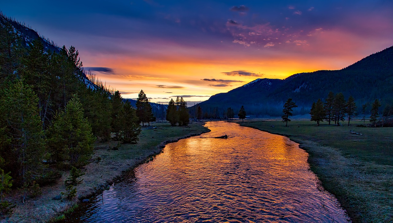 Image - yellowstone national park sunset