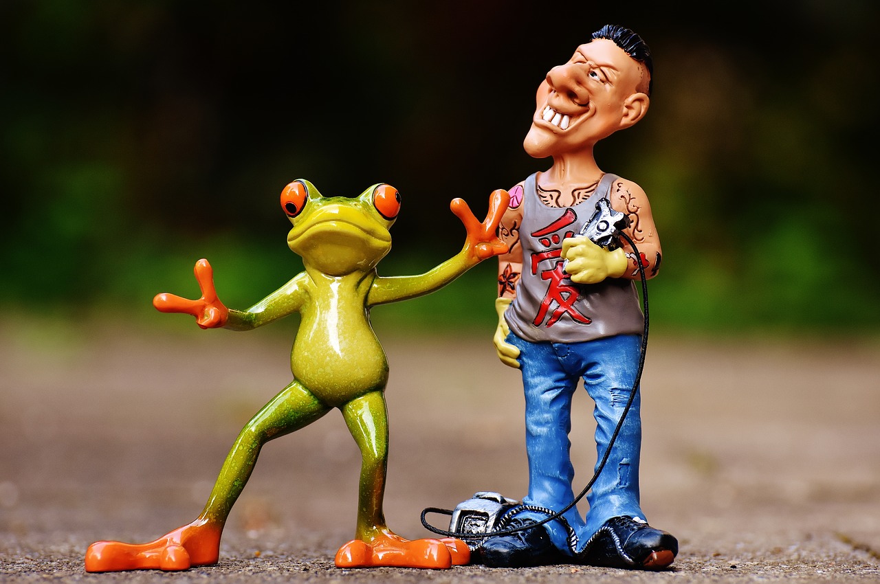Image - tattoo artist frog customer figures