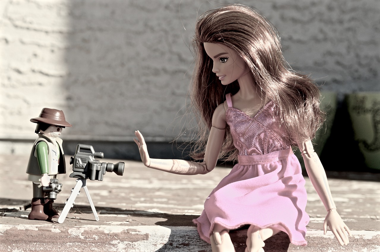 Image - barbie camera paparazzi