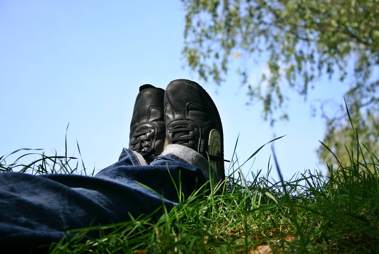 Image - shoes feet rest break summer