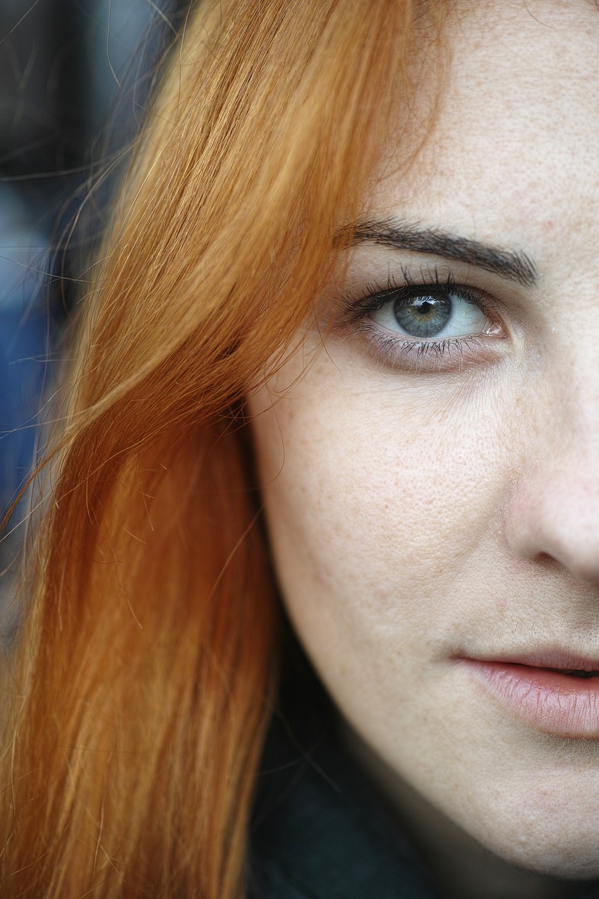 Image - redhead hairstyle looking at camera