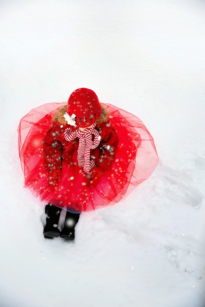 Image - little girl in snow winter snow