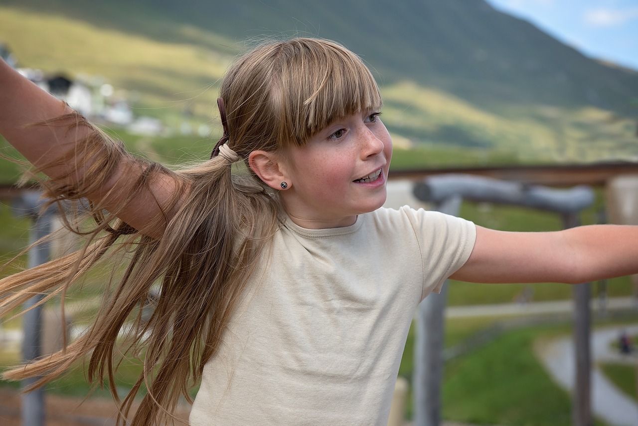 Image - child girl out in motion play