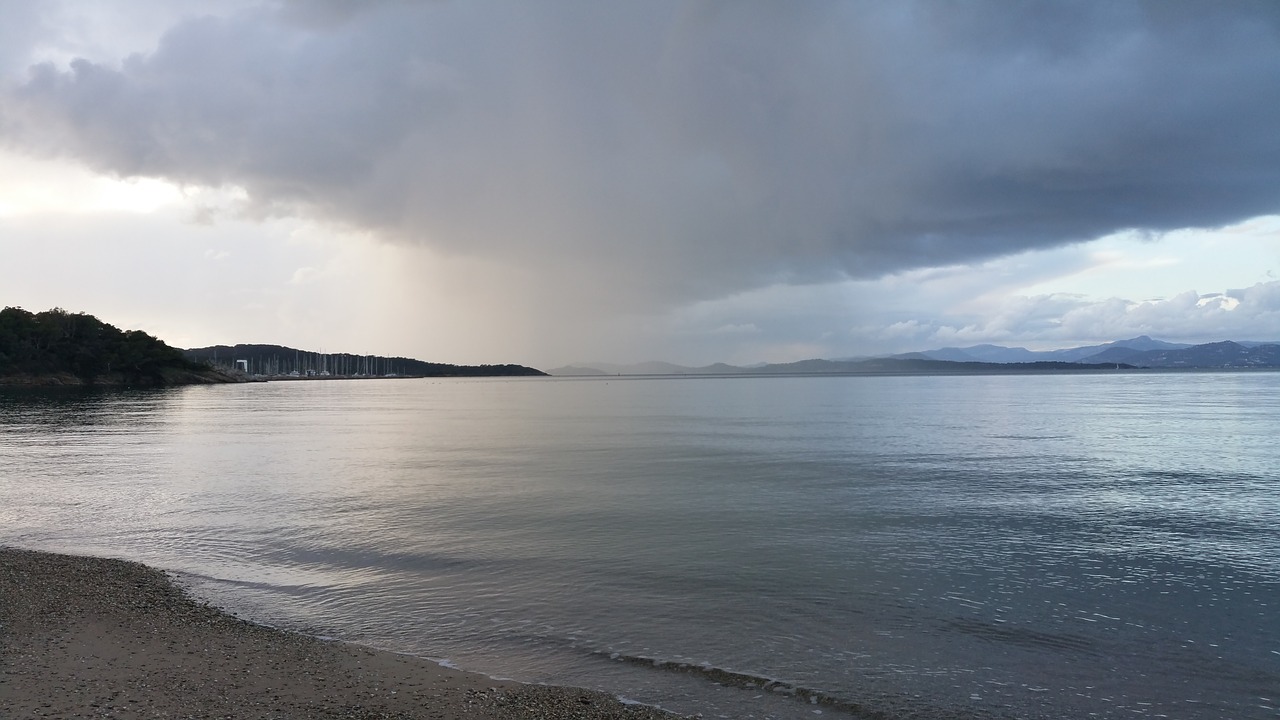 Image - sea downpour sun