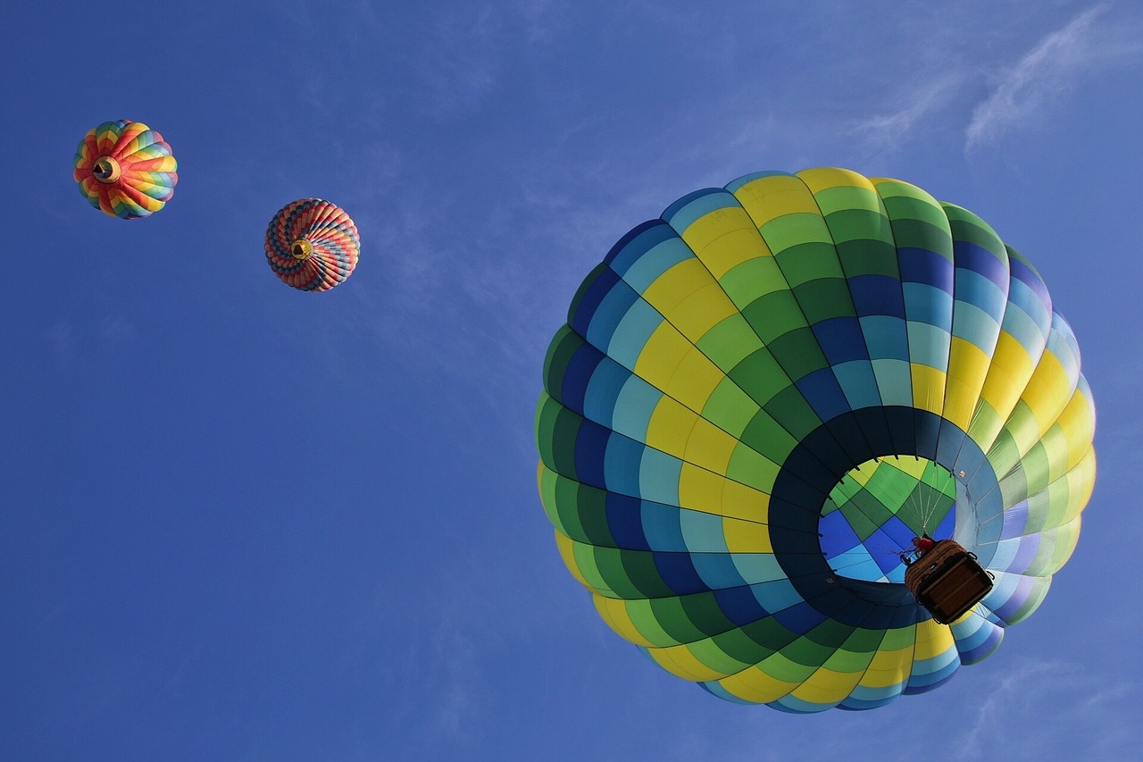 Image - hot air balloons floating fun