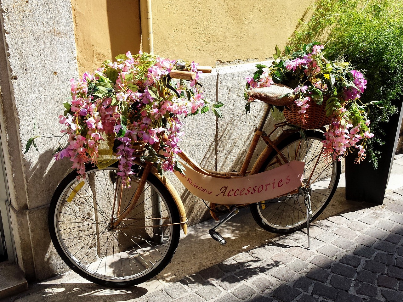 Image - bicycle flowers italy shop