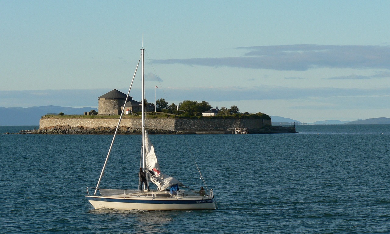 Image - watercraft vehicle sailboat