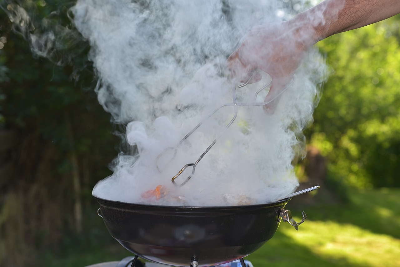 Image - grill meat hand smoke