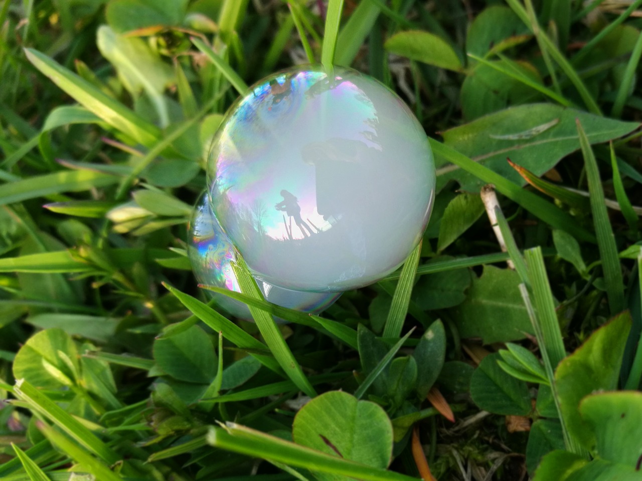 Image - soap bubbles reflection white