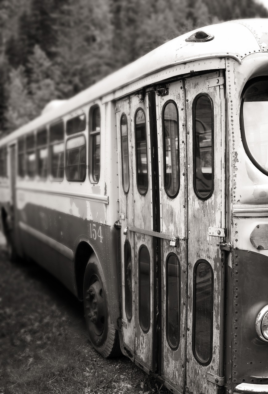Image - bus vintage peeling paint red