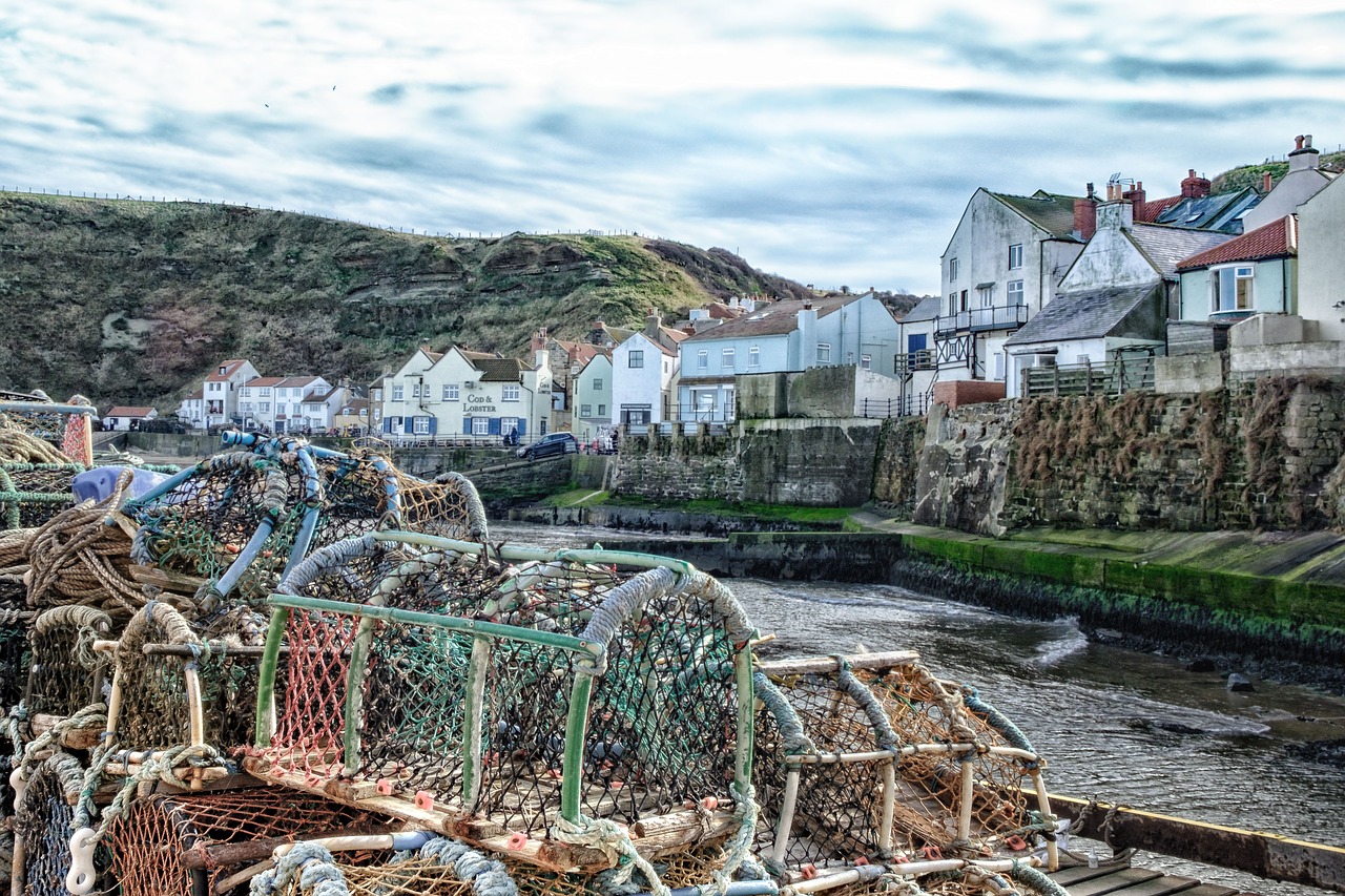 Image - fishing village nets fisherman