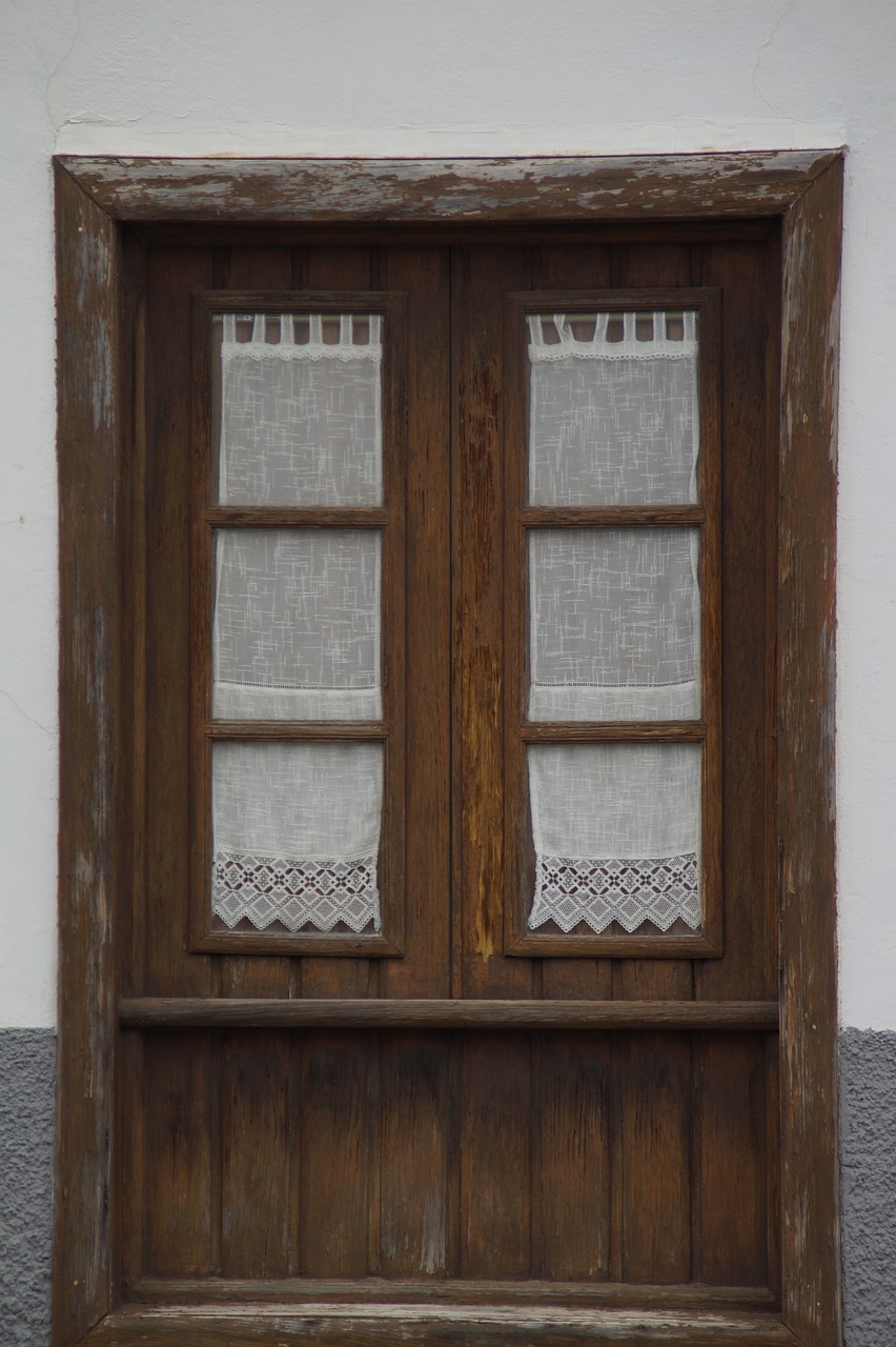 Image - window curtains old historically