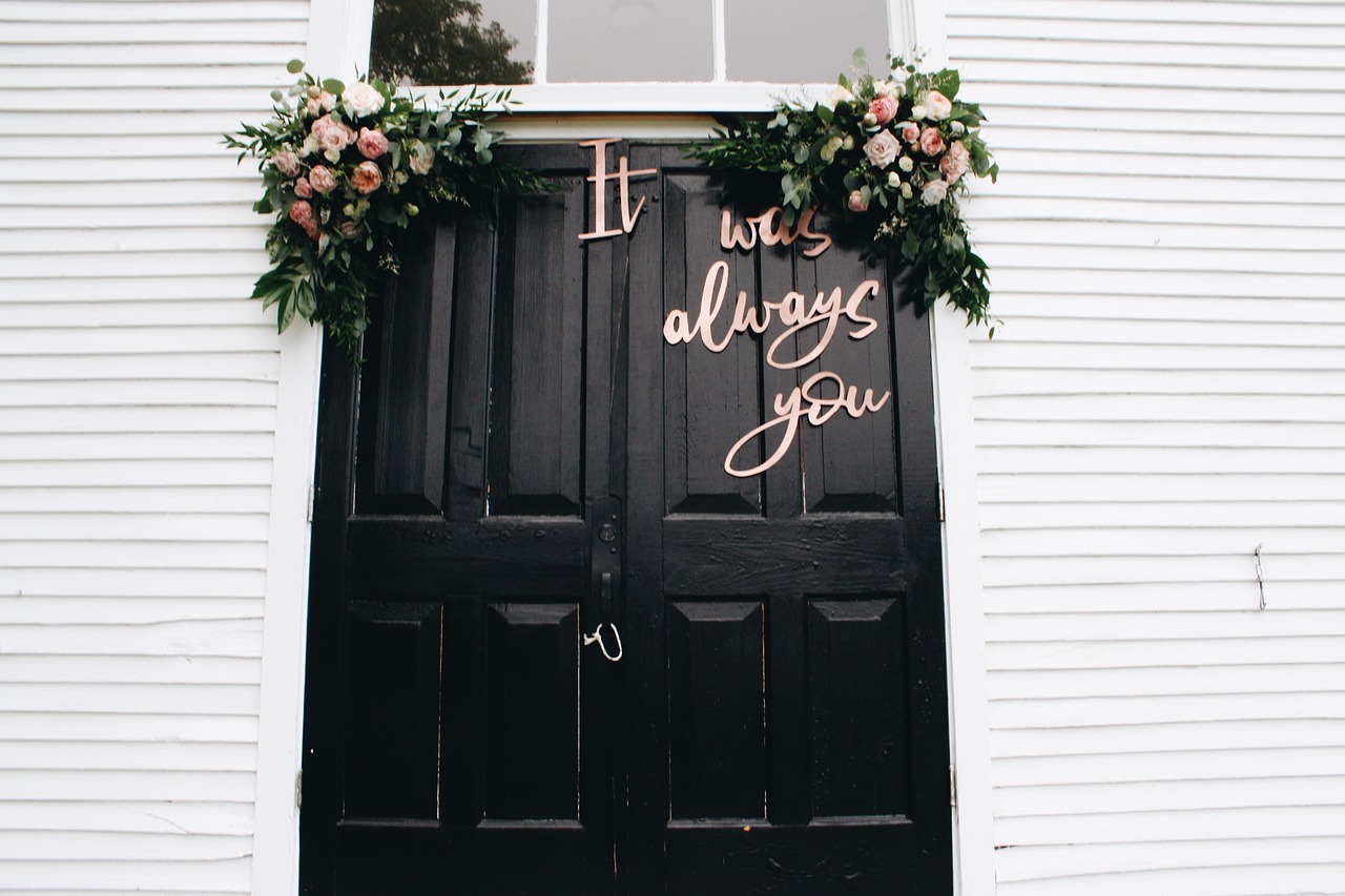 Image - wedding love door flowers sign