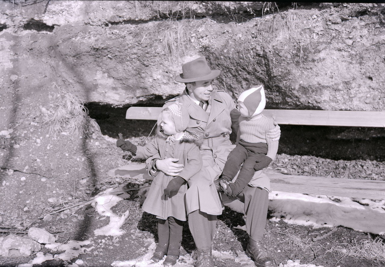 Image - children father winter together
