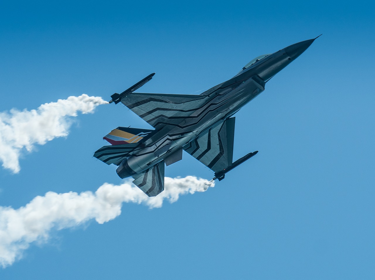 Image - air festival flight aircraft smoke