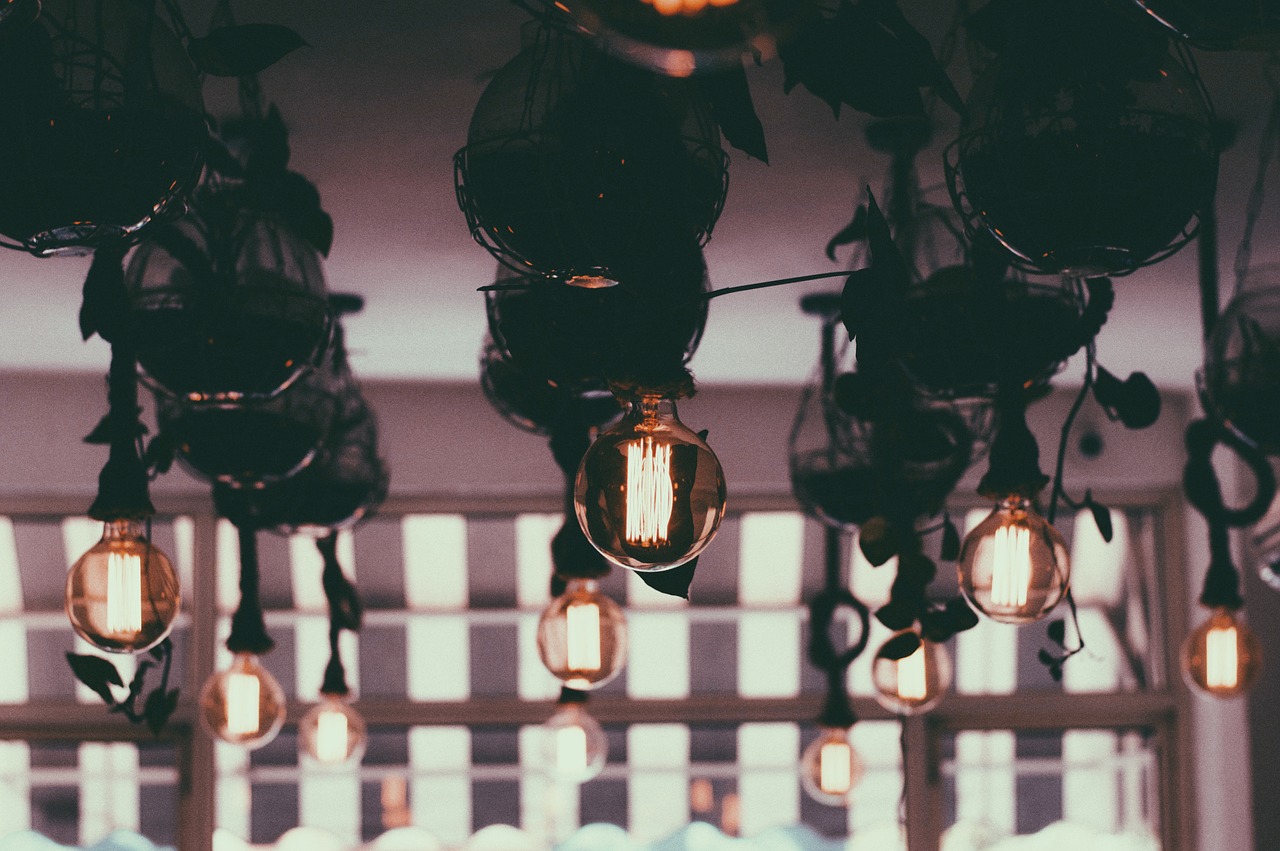 Image - lamp light bulb spark indoor