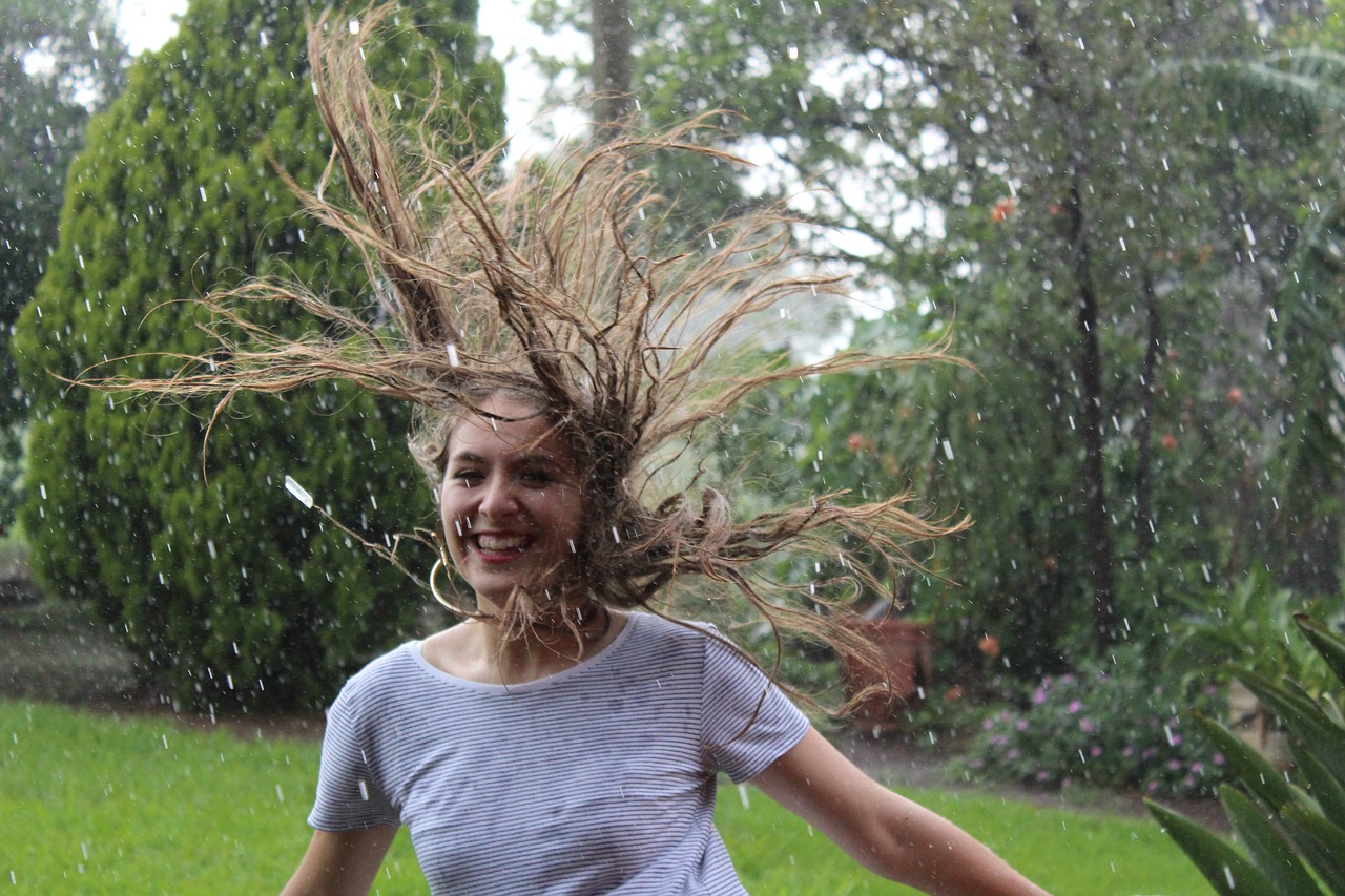 Image - rain women happy drizzle drops