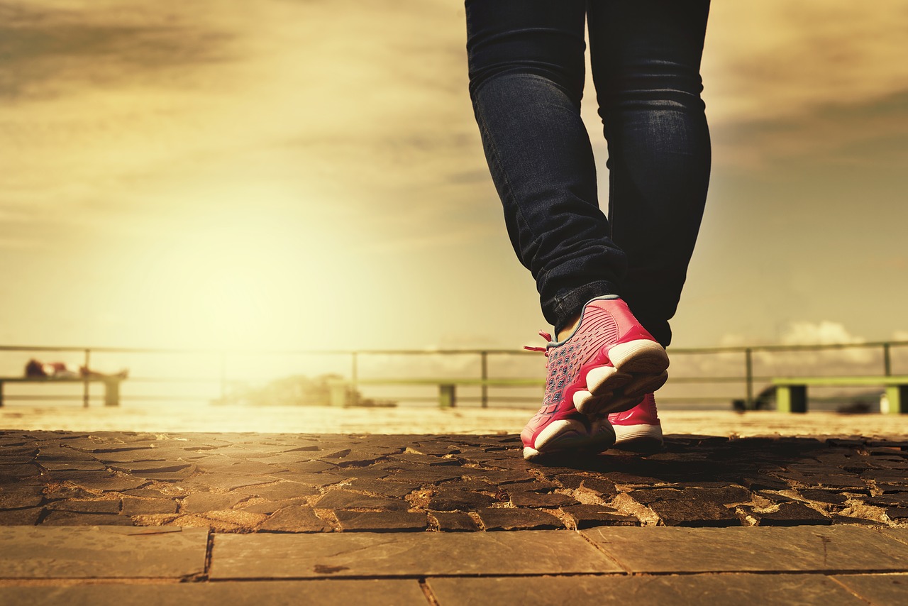 Image - walk path feet trail tennis