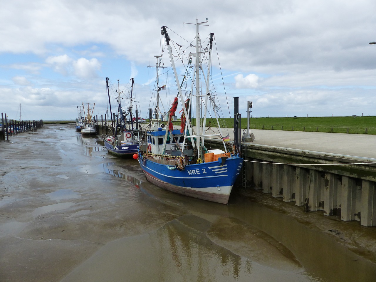 Image - ebb fishing vessel port
