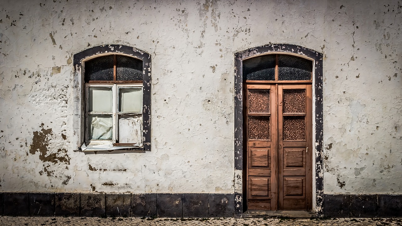 Image - facade house spain building old