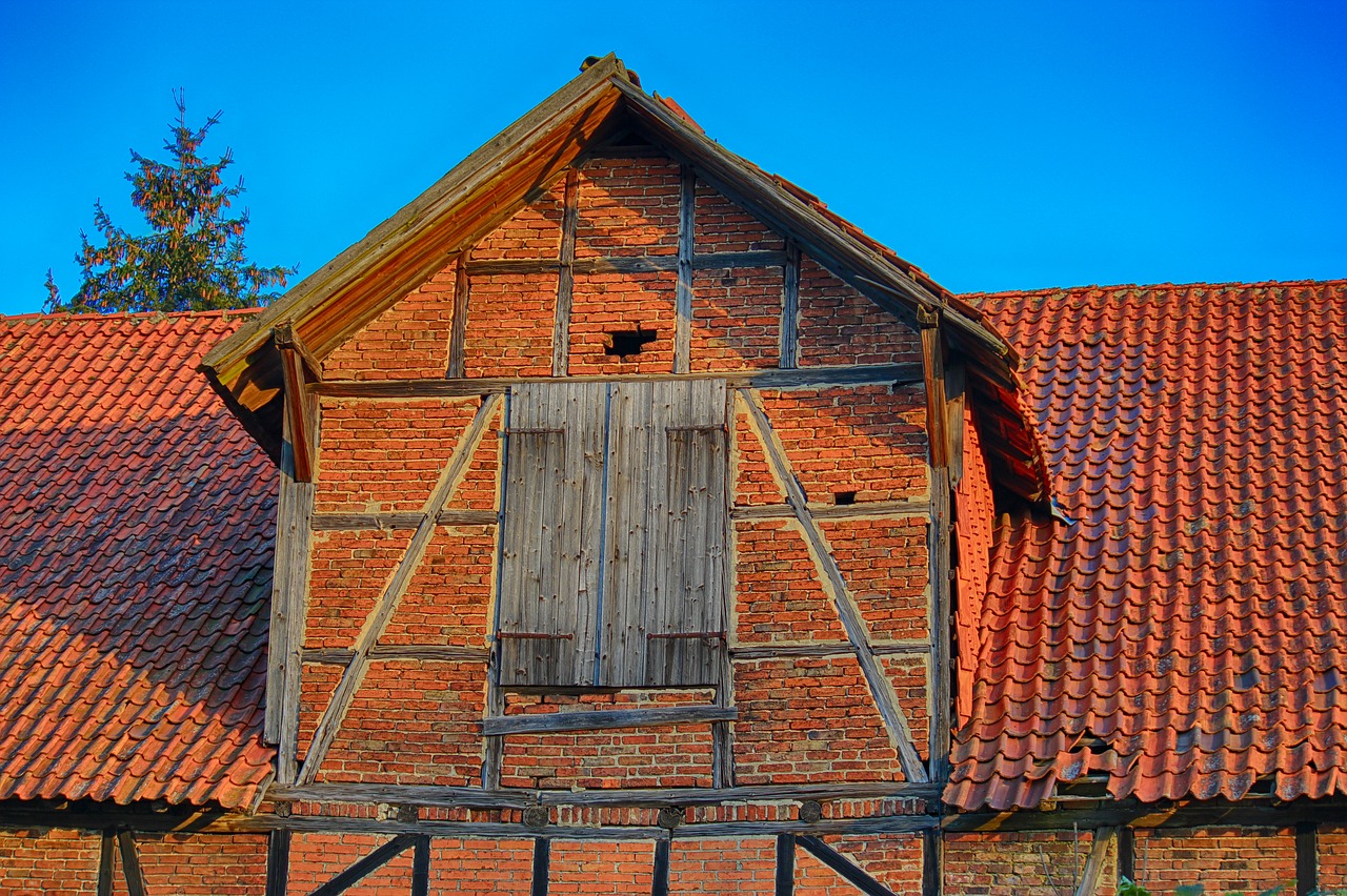 Image - barn old truss dormer luke bricks
