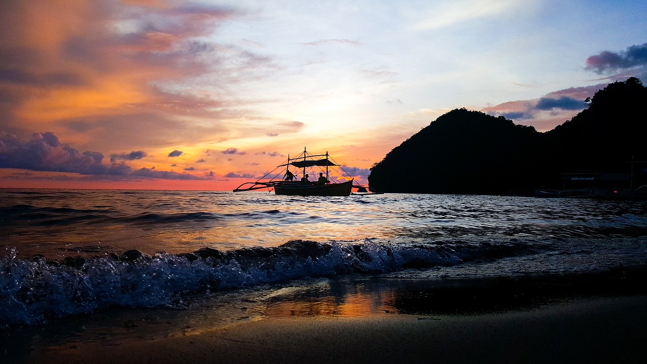 Image - beach boat sil blue travel water