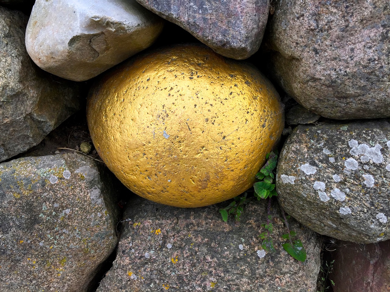 Image - stone gold ball wall foundling