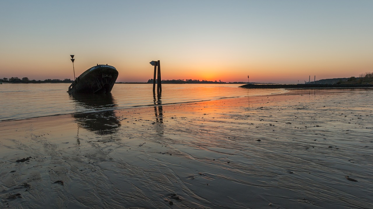 Image - elbe hamburg blankenese ship water