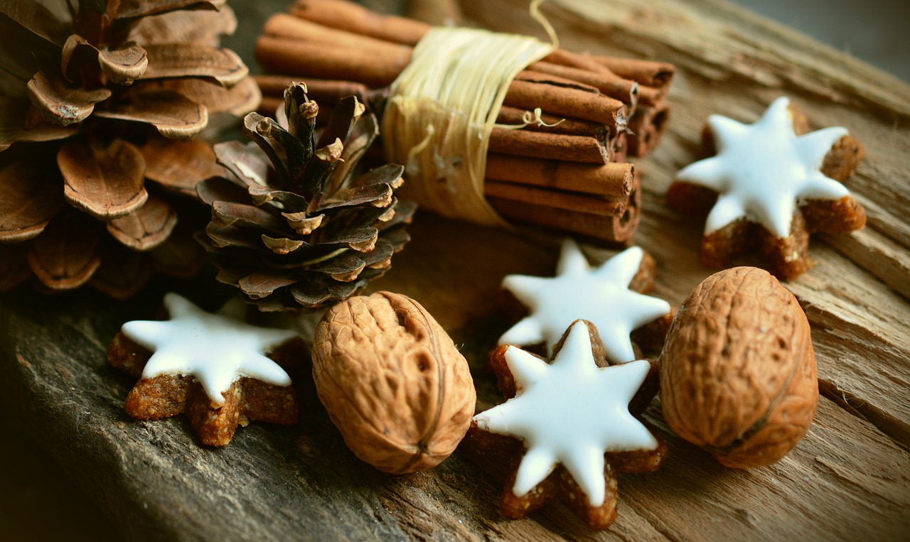 Image - cinnamon stars cinnamon sticks