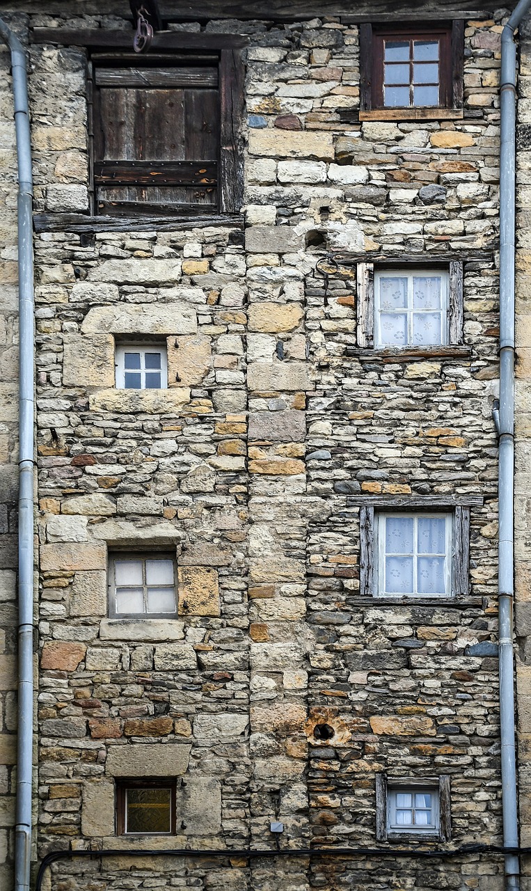 Image - facade old window former house